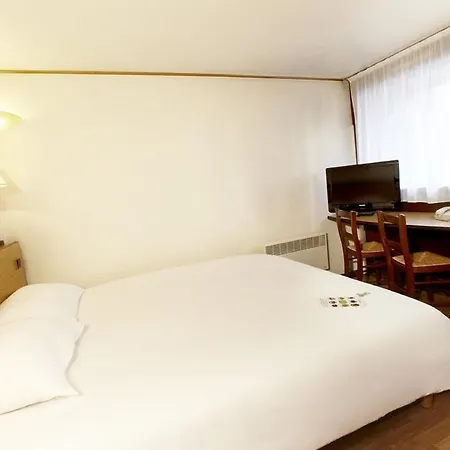 Campanile Hotel 3*