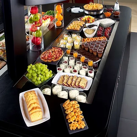 Hotel Campanile 3*
